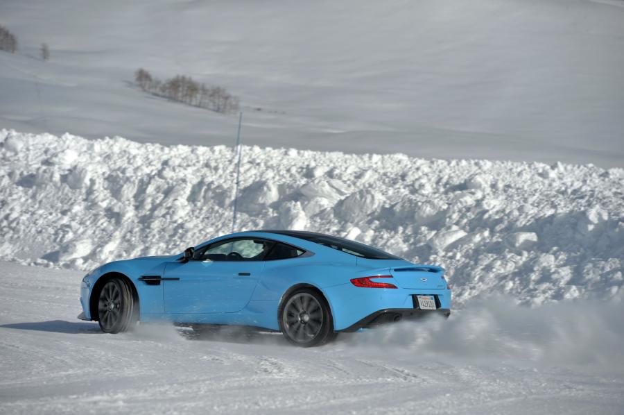  Aston Martin Vanquish 2012 года  (NA) (фото 182 из 182)